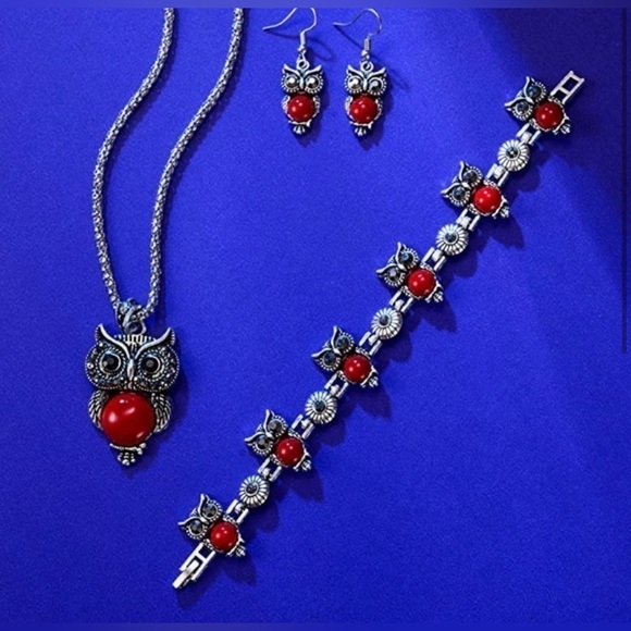 NWT-RED Owl 3pc Set - Picture 5 of 5